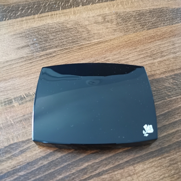 Lancome Hypnose Palette Doll Eyes in DO10 Bouquet de Roses - Picture 3 of 5